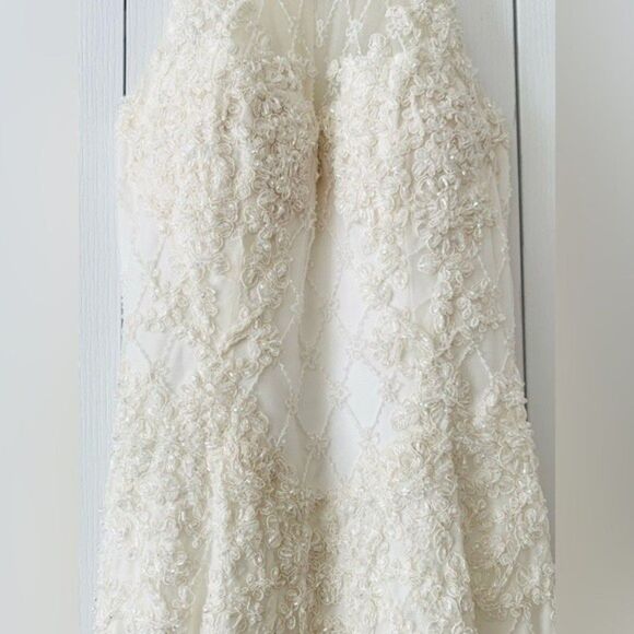 Tania Olsen Couture Wedding Dress Size 4 Ivory High Neck Beaded Halter Neck Gown - Picture 4 of 16